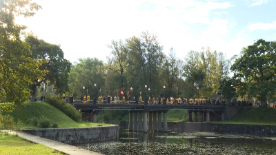 По пути Александра Невского: из Шлиссельбурга в Петербург прошел водный крестный ход