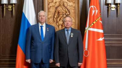 Александр Беглов награждён медалью Следственного комитета Российской Федерации
