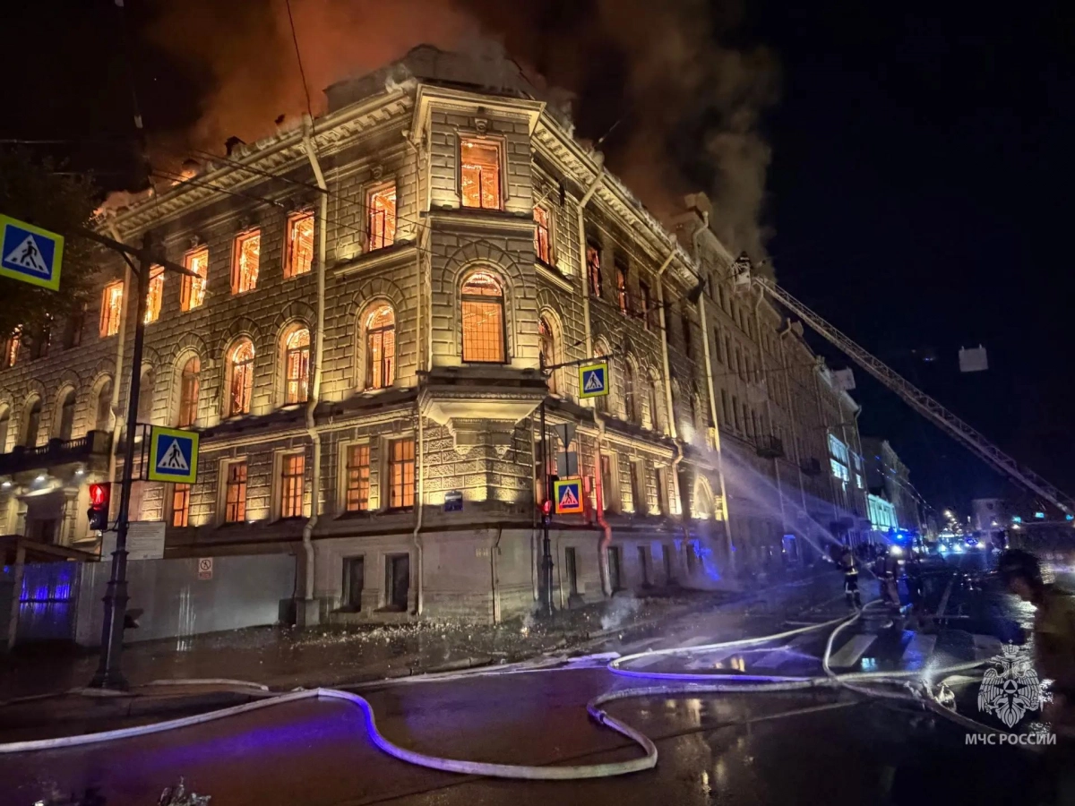 Прокуратура Адмиралтейского района устанавливает причины пожара в особняке Миллера - tvspb.ru