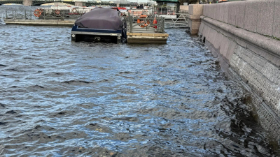 Уровень воды в Неве продолжает держаться выше нормы